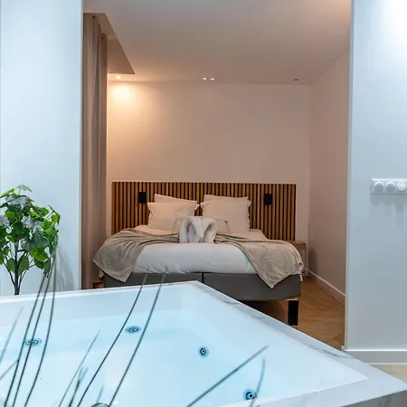 Pink Eden Jacuzzi Luxury Escapade Romantique Lejlighed